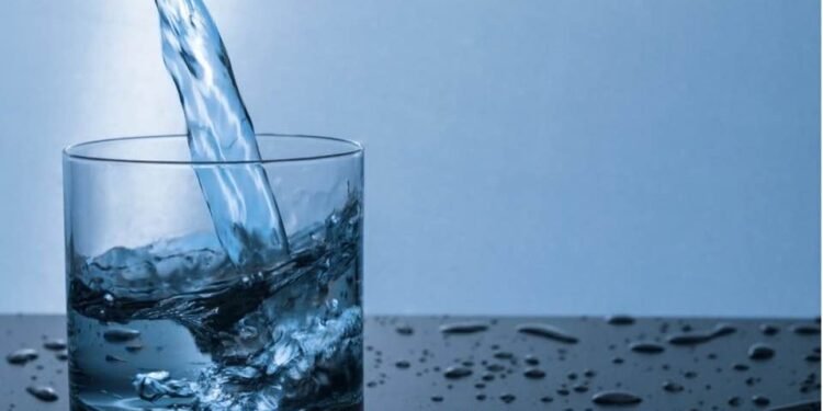 6 Important Signs That Your Body Needs More Water